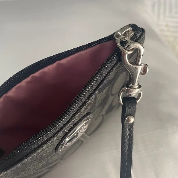 Coach Wristlet. Black. - Picture 2 of 2